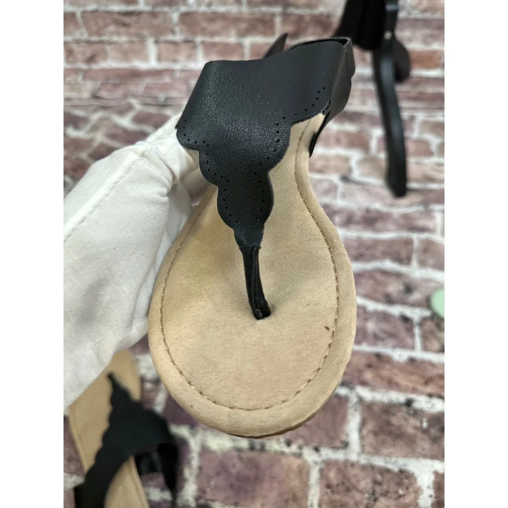 LC Lauren Conrad Camille Black Scalloped Thong Slingback Sandals Women's M 7/8
